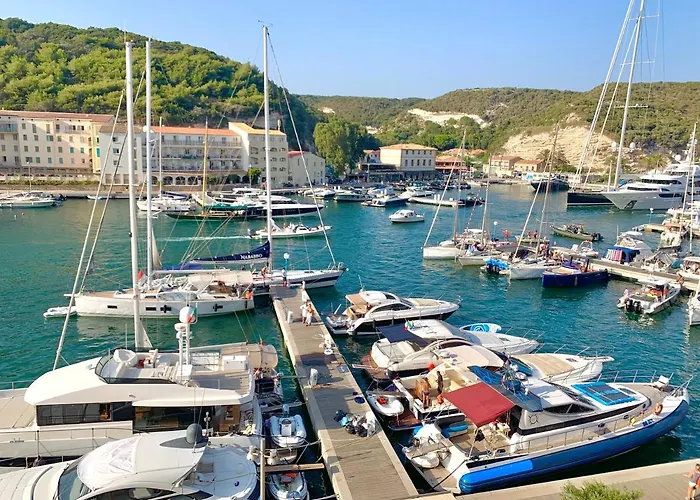 Acquaviva アパート